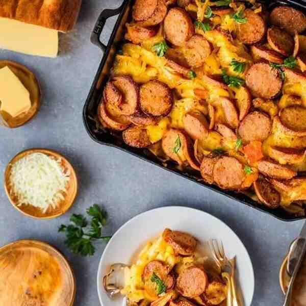 Картофельная запеканка с сосисками и сыром